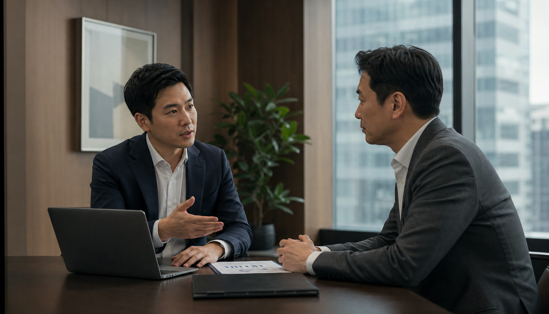 컨설턴트와 대표가 1:1로 진단 미팅을 진행하는 장면